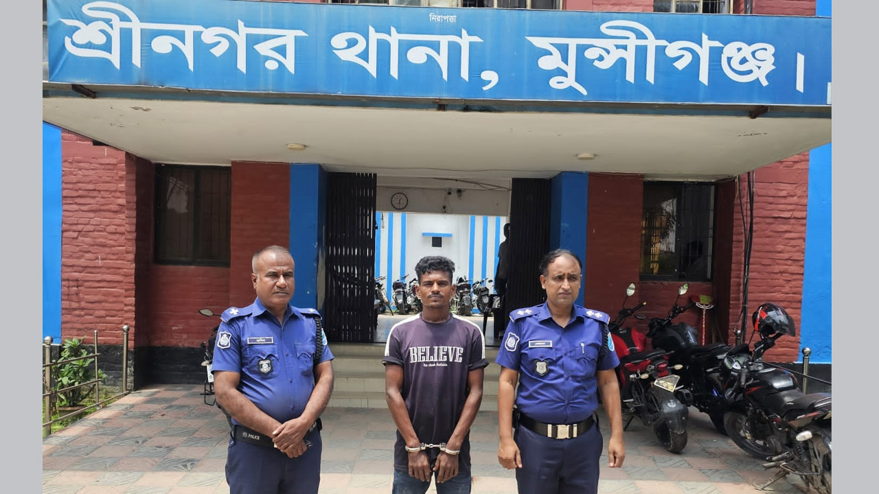 গ্রেফতার অভিযুক্ত যুবক মো: নিরব শেখ (২২)