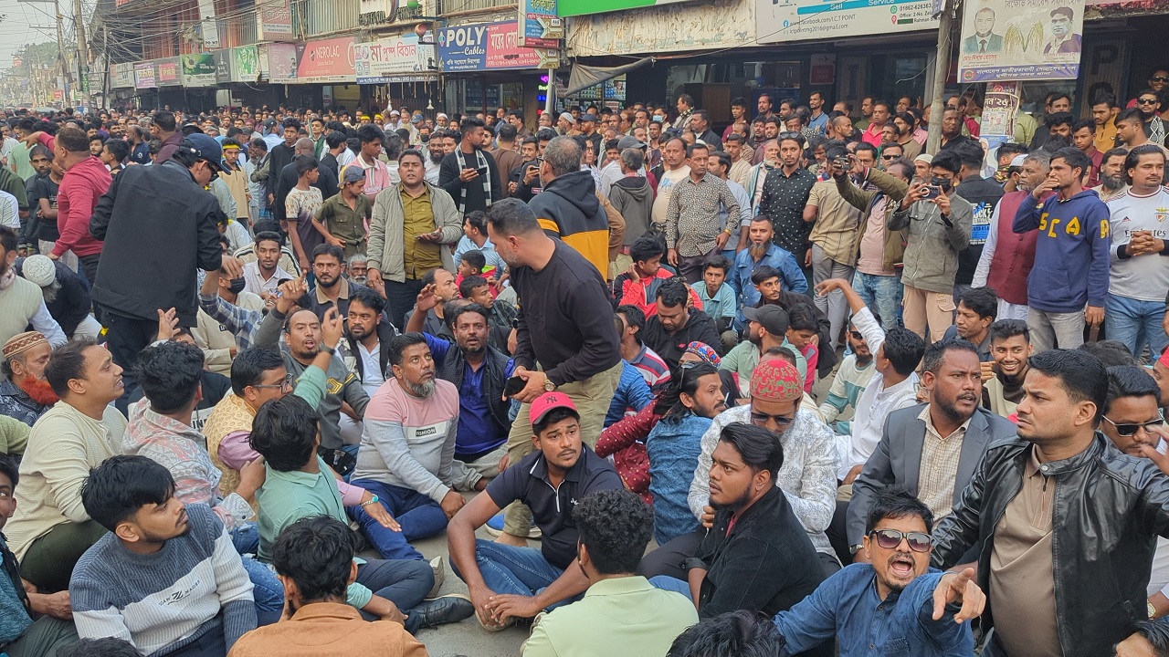 মুন্সীগঞ্জ-৩ আসনে প্রার্থিতা বাতিলের দাবিতে বিএনপির বিক্ষোভ