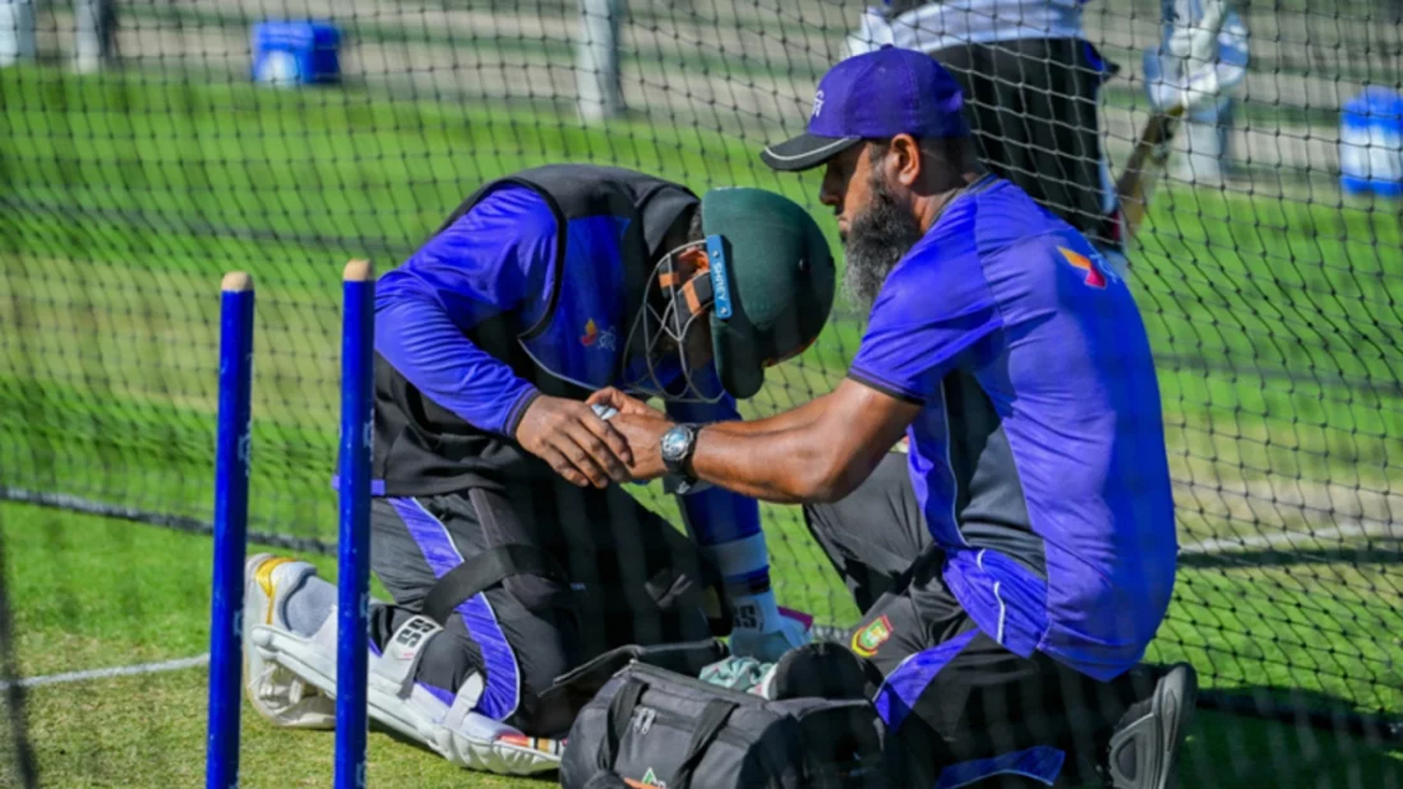 অনুশীলনে আঙুলে আঘাত পেয়েছেন মুশফিকুর রহিম