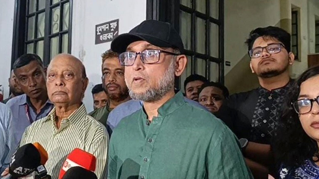 সংস্কৃতি বিষয়ক উপদেষ্টা মোস্তফা সরয়ার ফারুকী