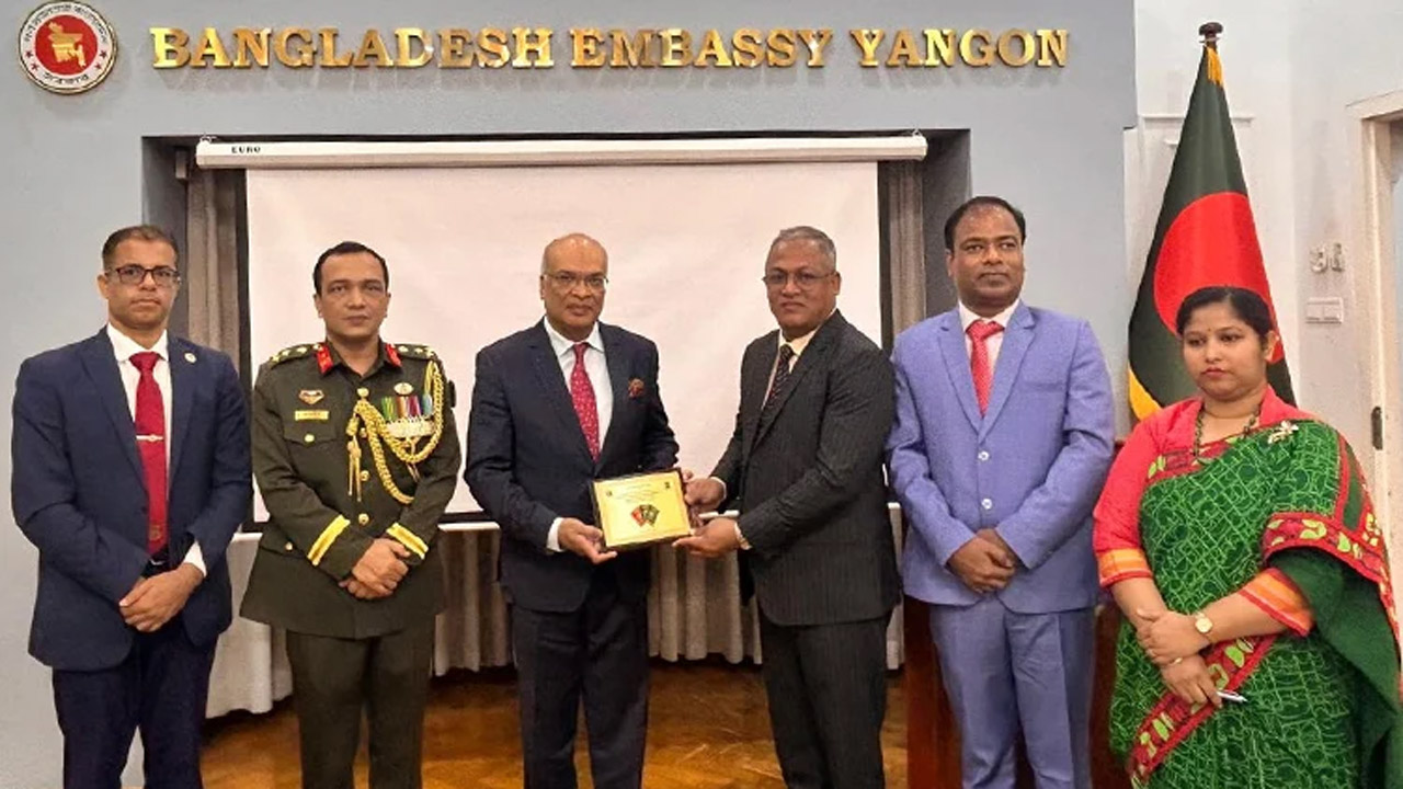 মিয়ানমারে বাংলাদেশ দূতাবাসে ই-পাসপোর্ট কার্যক্রম উদ্বোধন করা হয়েছে