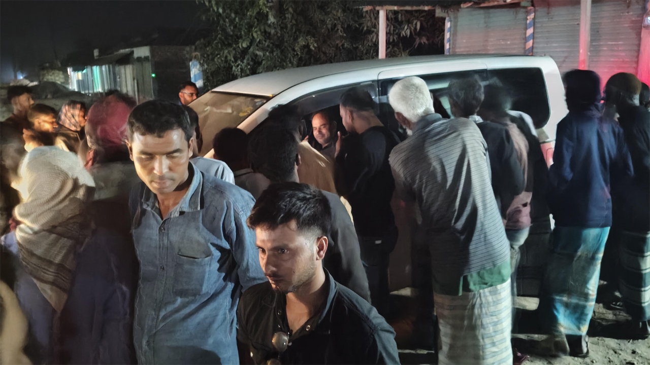 গৌরীপুর উপজেলার ছিলিমপুর গ্রাম থেকে নরসিংদীর কিশোরী হত্যা মামলার আসামি গ্রেফতার করা হয়।
