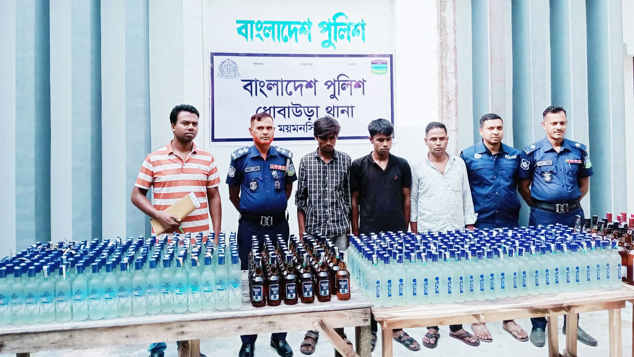 ভারতীয় মদসহ আটক তিন মাদক কারবারি