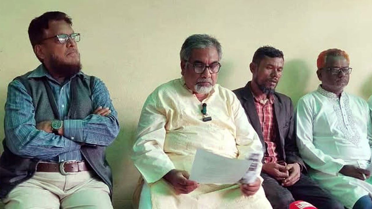 সংবাদ সম্মেলনে ময়মনসিংহ-১ আসনের ধানের শীষের প্রার্থী সৈয়দ এমরান সালেহ প্রিন্স