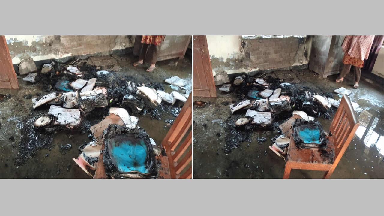 দুর্বৃত্তের দেয়া আগুনে পুড়েছে আসবাবপত্র ও গুরুত্বপূর্ণ কাগজপত্র
