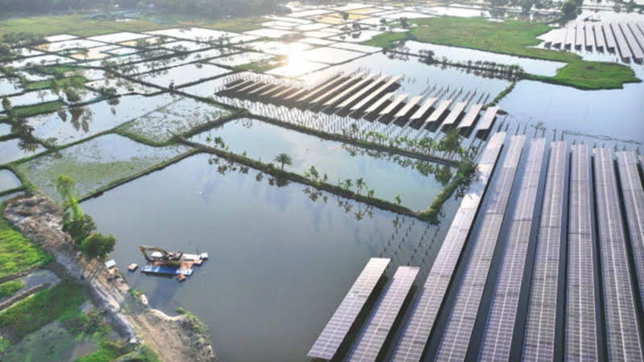 পতিত অনাবাদি জমিতে সৌরবিদ্যুৎ কেন্দ্র