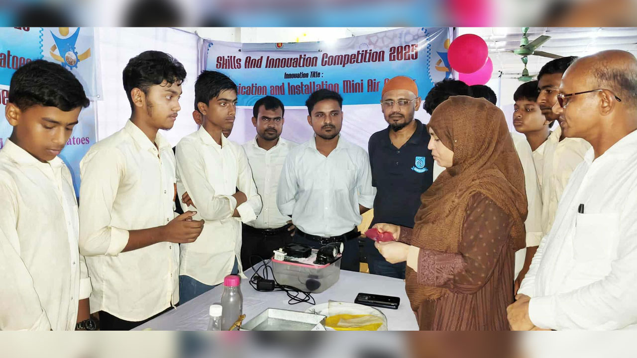 গৌরীপুর টেকনিক্যাল স্কুল ও কলেজে স্কিলস অ্যান্ড ইনোভেমন কম্পিটিশন মেলা