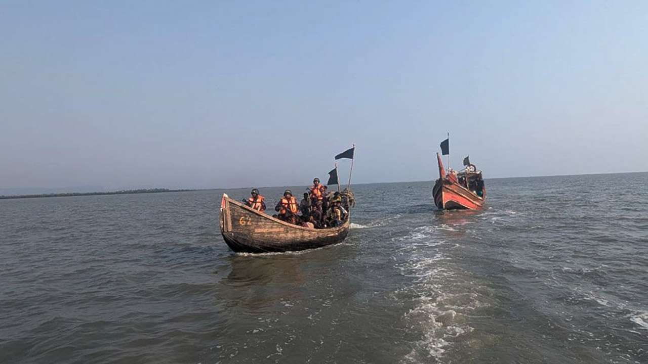 নাফ নদী থেকে আরাকান আর্মির হাতে ৪ জেলে অপহৃত
