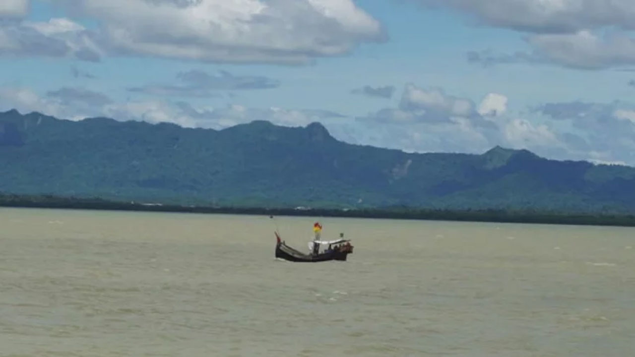 কক্সবাজারে টেকনাফের নাফ নদী