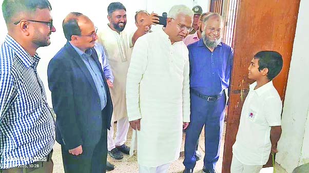মহিলা ও শিশু বিষয়কমন্ত্রী অধ্যাপক ডা: এ জেড এম জাহিদ হোসেন টঙ্গীতে ১০ তলাবিশিষ্ট শিশু উন্নয়ন কেন্দ্র (বালক) পরিদর্শন করেন : পিআইডি