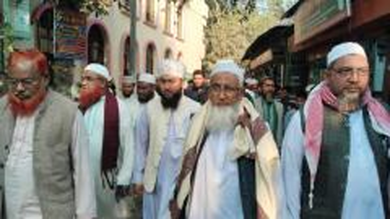 রিকশা প্রতীকের নির্বাচনী পথসভা