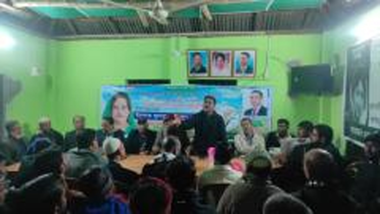 নির্বাচনী গণসংযোগ ও উঠান বৈঠক