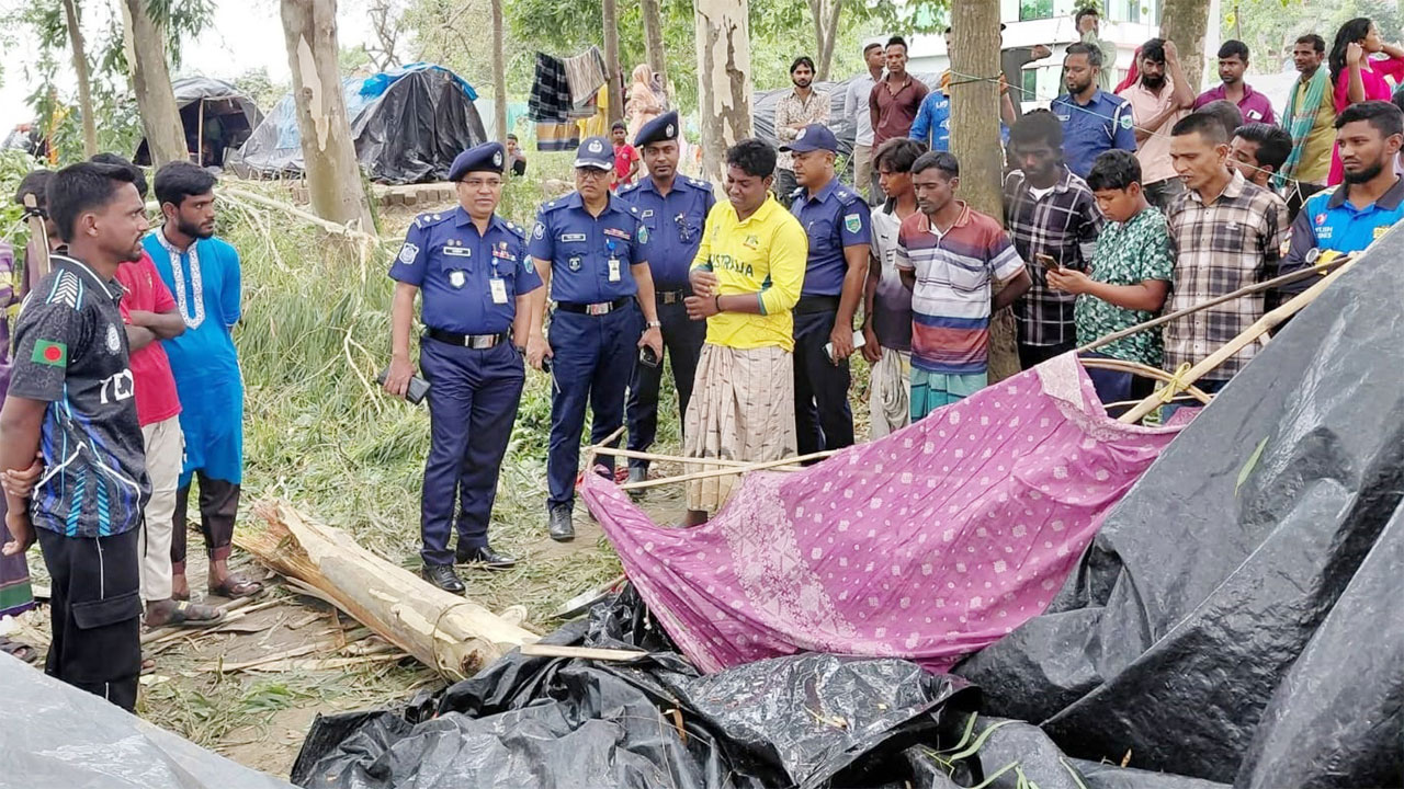 ঘটনাস্থল পরিদর্শনে পুলিশ