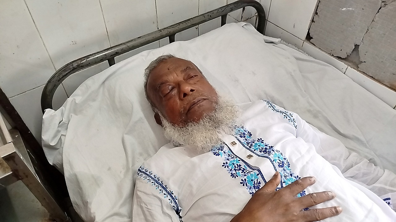 আহত জামায়াত নেতা ও ইউপি চেয়ারম্যান আবুল কালাম আজাদ পাখি (৭২)