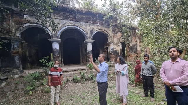 উপন্যাসিক ডা: নীহাররঞ্জন গুপ্ত  ও গৌরী সেনের বাড়ি পরিদর্শন