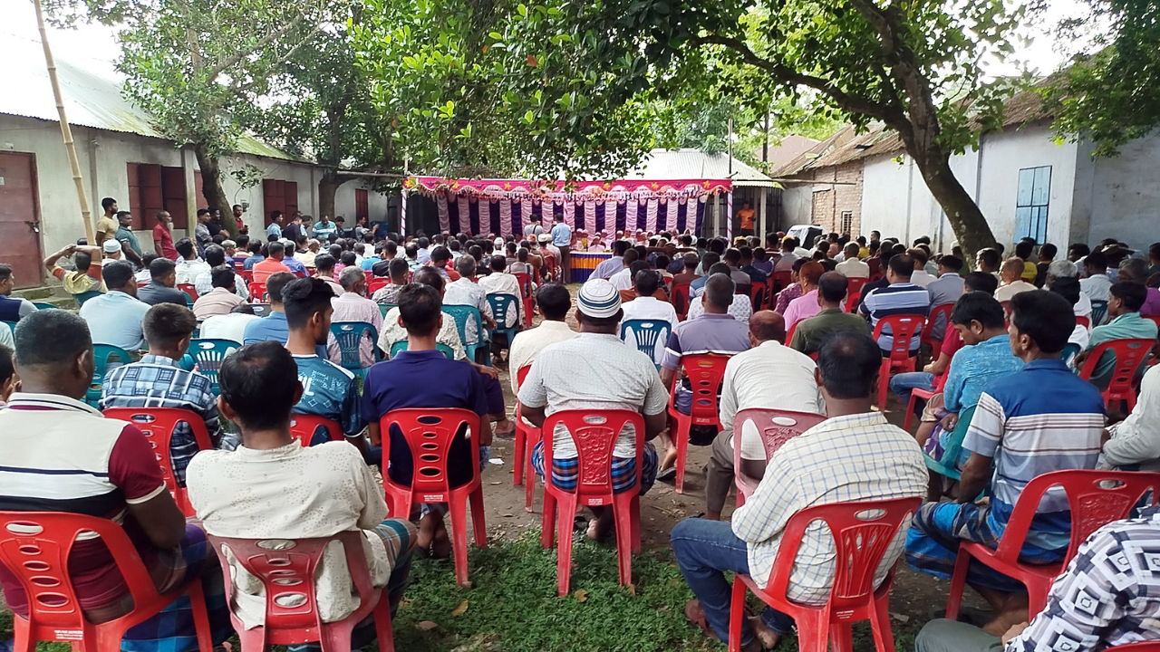দ্বন্দ্ব ভুলে এক হলেন পাঁচ গ্রামের হাজারো মানুষ