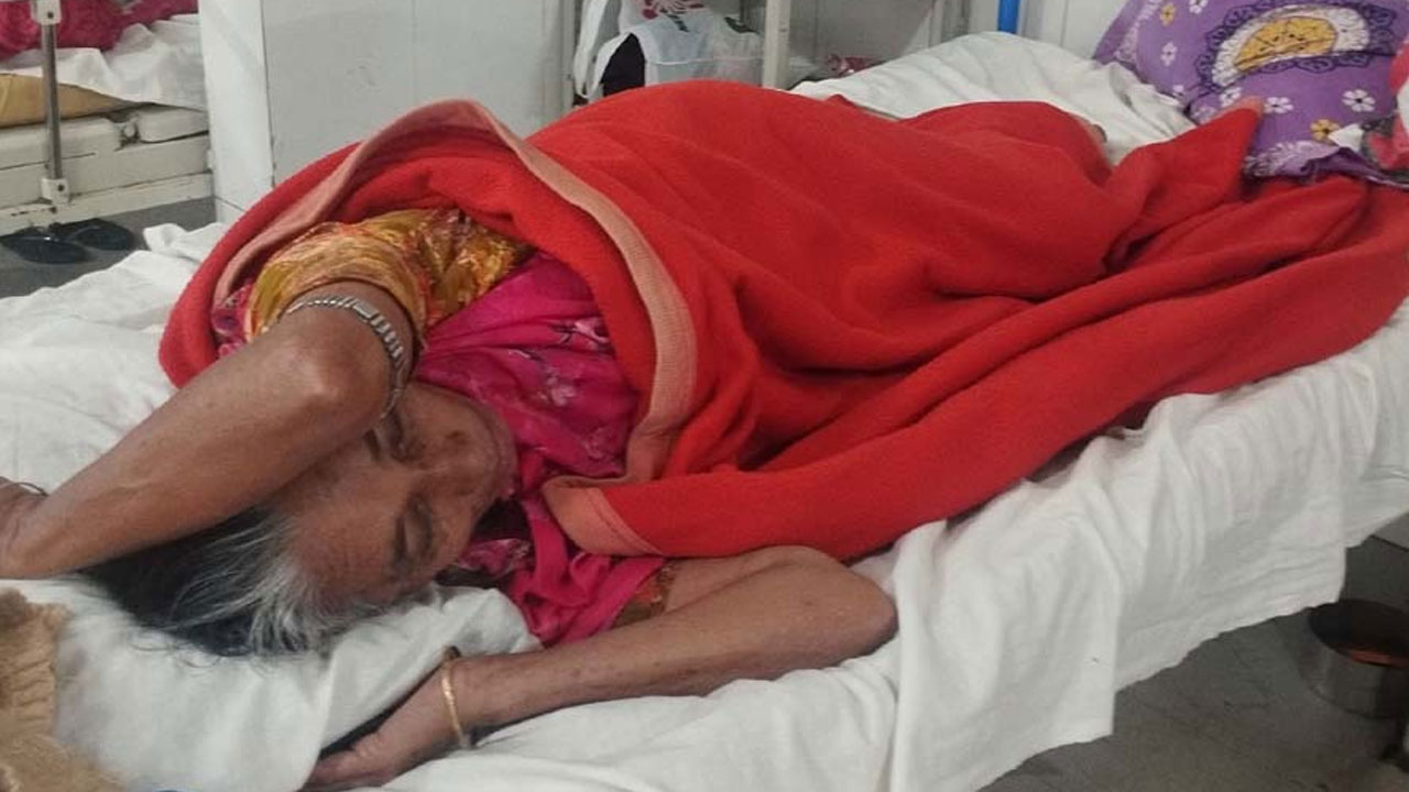 সোনারগাঁওয়ে হামলার শিকার বৃদ্ধা মমতাজ বেগম