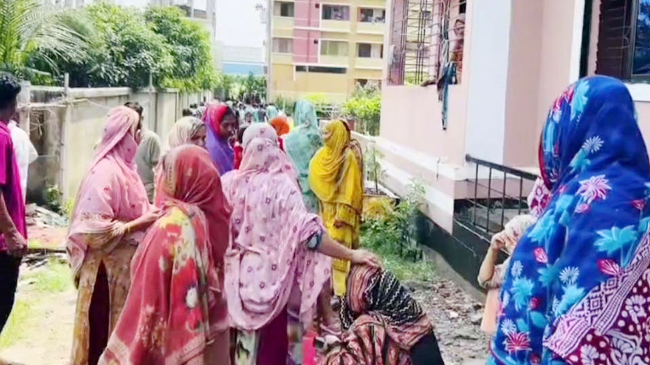 নিহতের স্বজনদের আহাজারি