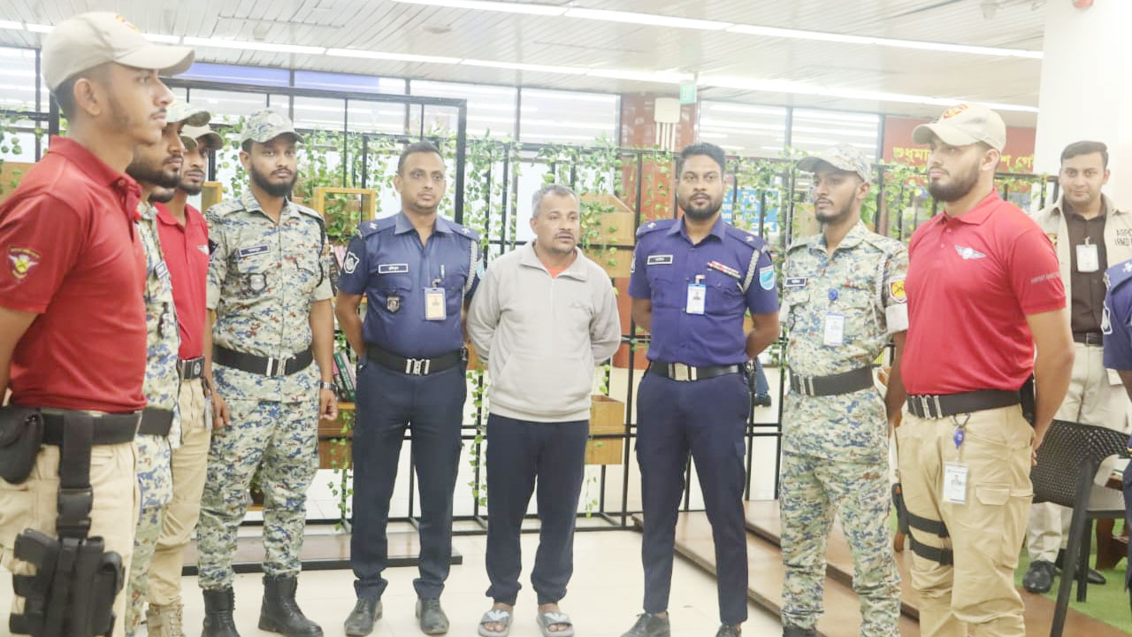 ইন্টারপোলের সহায়তায় দুবাই থেকে হত্যা মামলার আসামিকে দেশে আনা হলো