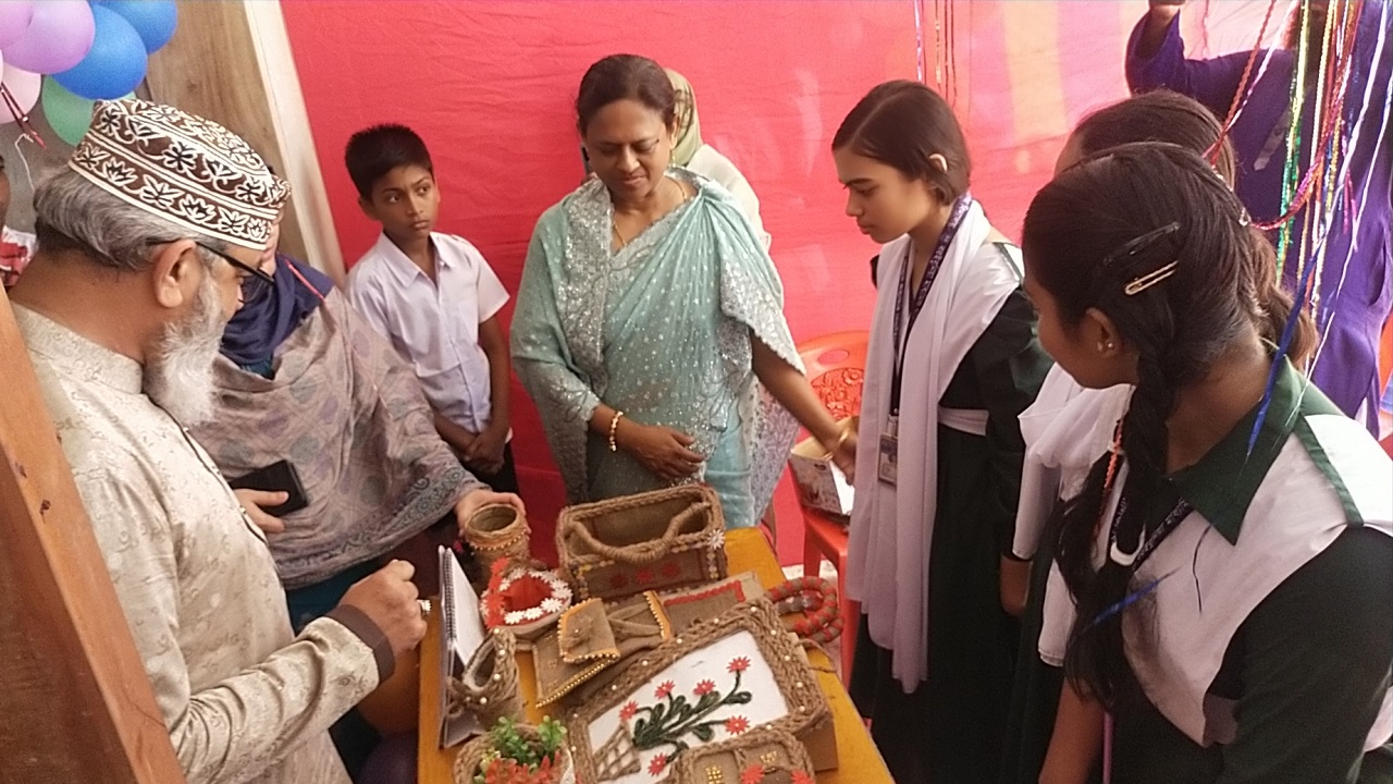 উদ্ভাবন নির্ভর বাংলাদেশ গঠনে নাজিরপুরে বিজ্ঞান মেলা অনুষ্ঠিত