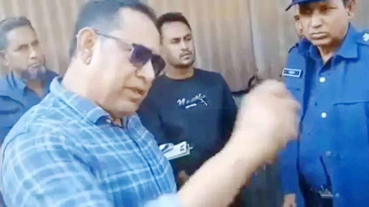 মোবাইল কোর্ট পরিচালনায় বাধা দিচ্ছেন ইউপি চেয়ারম্যান