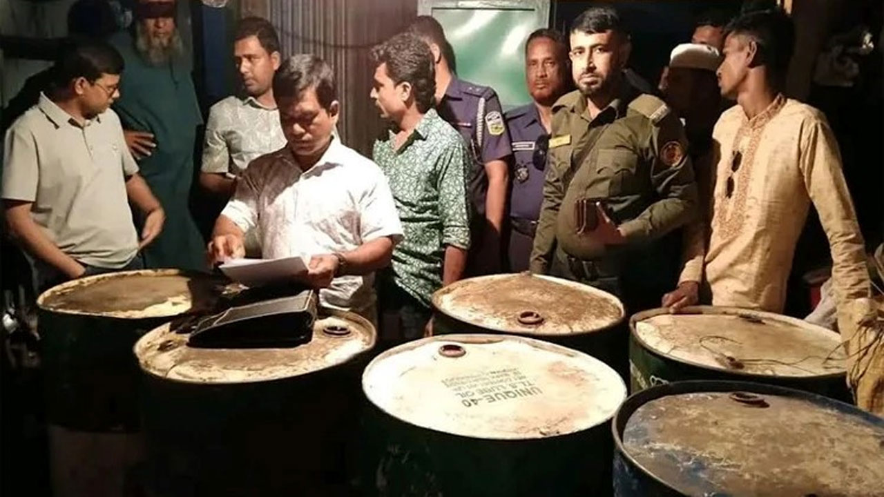 জ্বালানি তেল সঙ্কট নিরসনে স্থানীয় প্রশাসনের ভ্রাম্যমান আদালত পরিচালনা