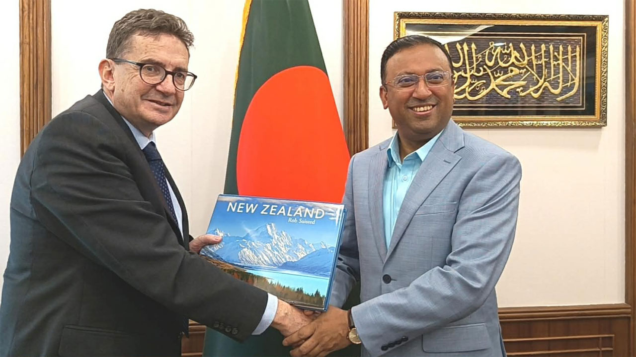 সাক্ষাৎটি অত্যন্ত আন্তরিক ও সৌহার্দ্যপূর্ণ পরিবেশে অনুষ্ঠিত হয়
