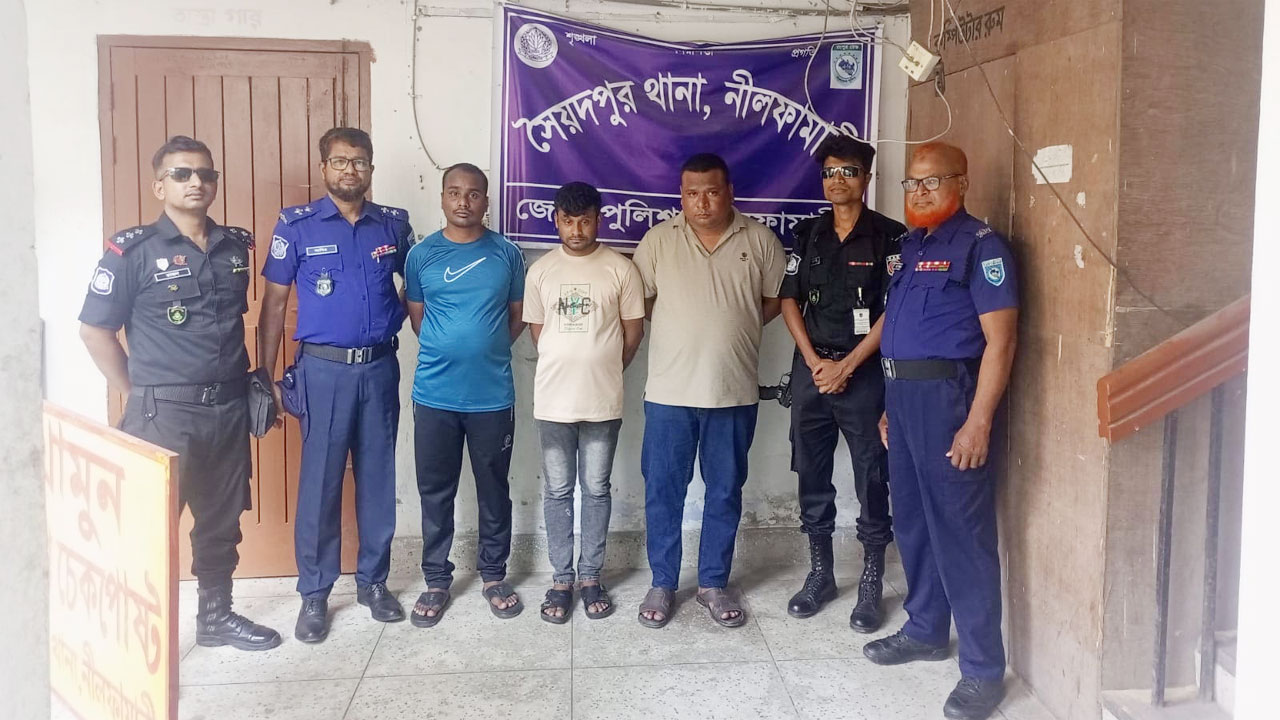 গ্রেফতার হত্যা মামলার তিন আসামি