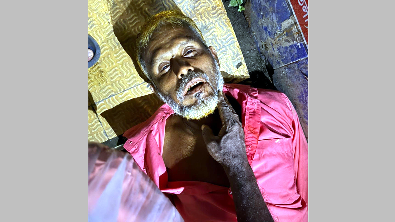 অজ্ঞান অবস্থায় অটোচালক শহীদুল ইসলাম
