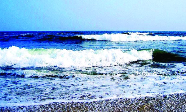 চীন-রাশিয়া সীমান্তের হ্রদটি