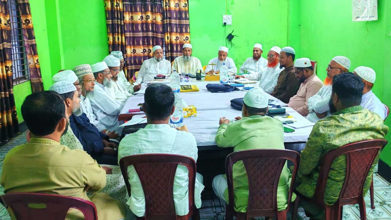 রোববার সন্ধ্যায় দলীয় কার্যালয়ে নোয়াখালী জেলা জামায়াতের কর্মপরিষদের সভা অনুষ্ঠিত হয়