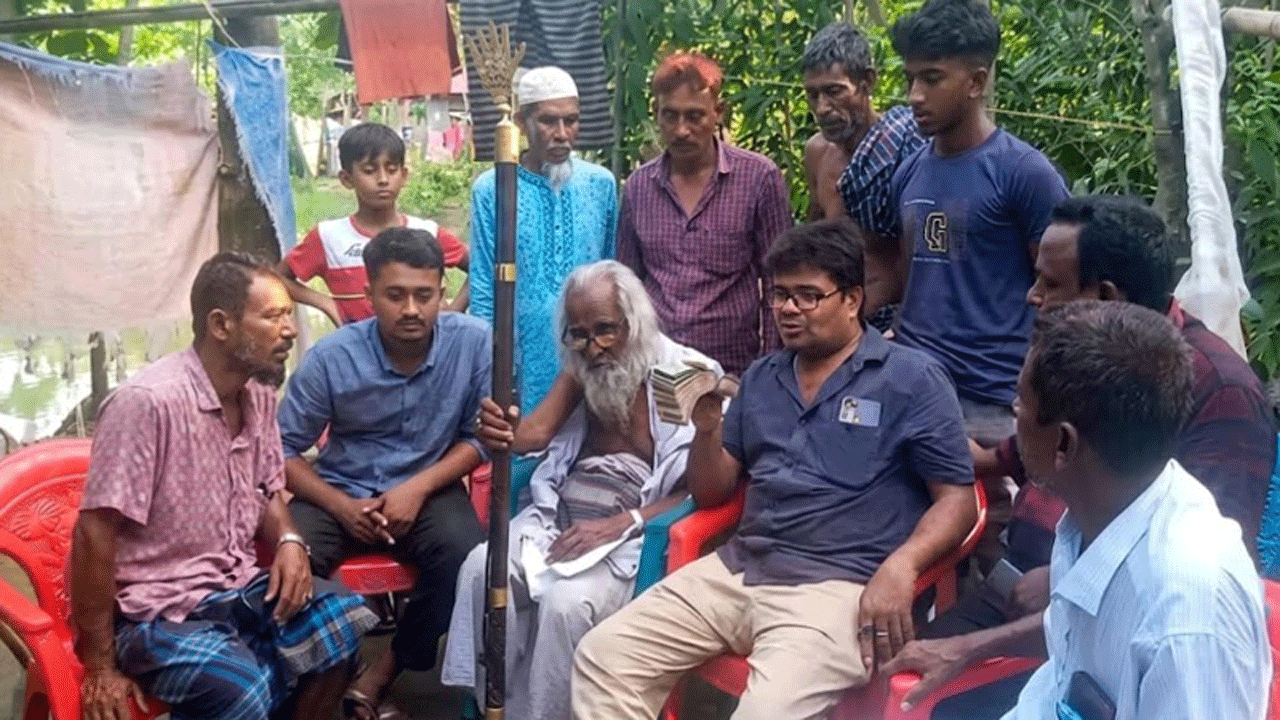 ফিরে আসা বৃদ্ধ ছৈয়দ আহাম্মদ