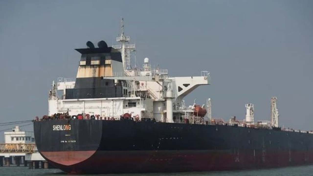 চট্টগ্রাম বন্দরে পৌঁছাবে এক লাখ টন অপরিশোধিত তেল