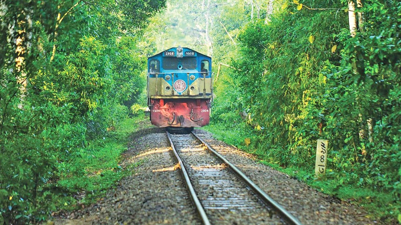 চট্টগ্রাম–সিলেট রেলপথে চাহিদার তুলনায় মিলছে মাত্র ২০ শতাংশ টিকিট