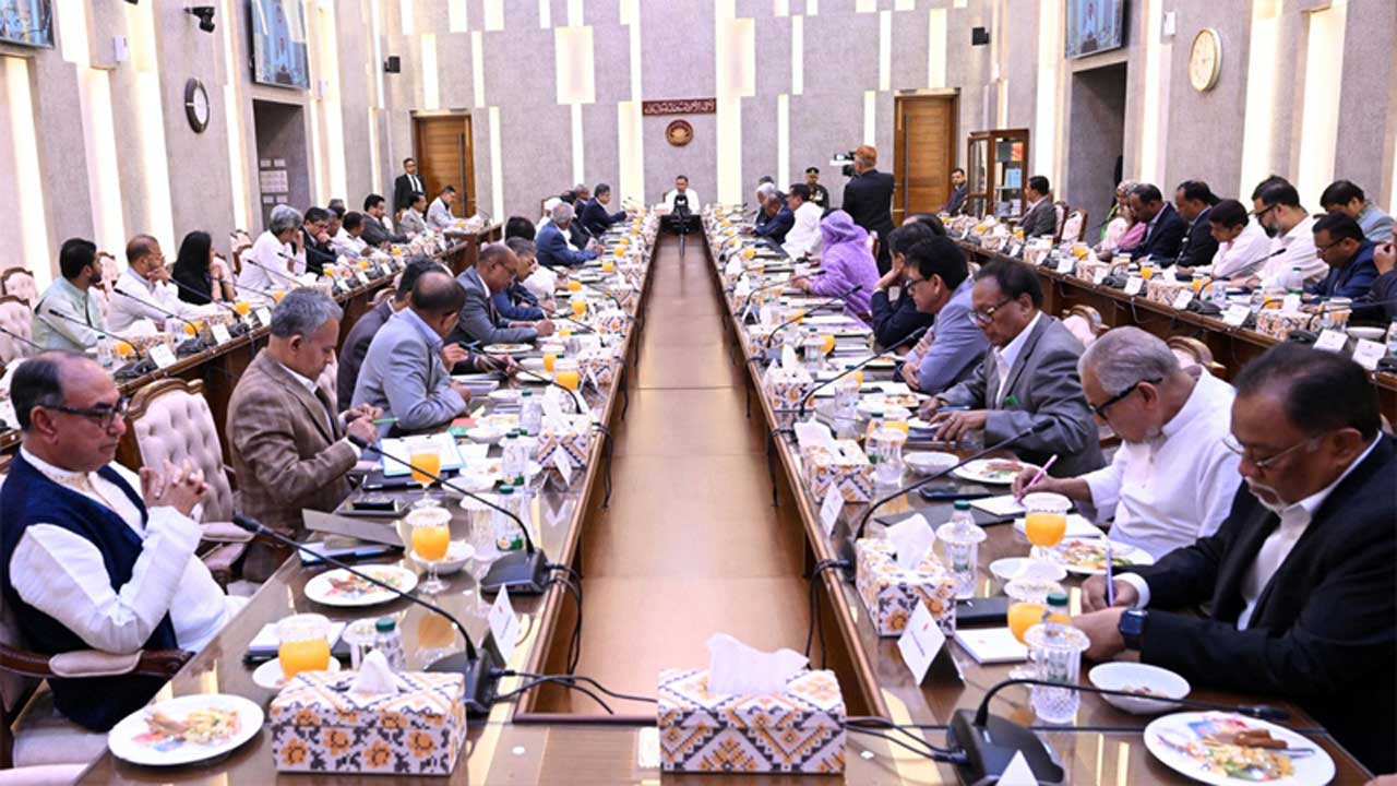 প্রধানমন্ত্রী তারেক রহমানের নেতৃত্বে বুধবার মন্ত্রিসভার প্রথম বৈঠক অনুষ্ঠিত হয়