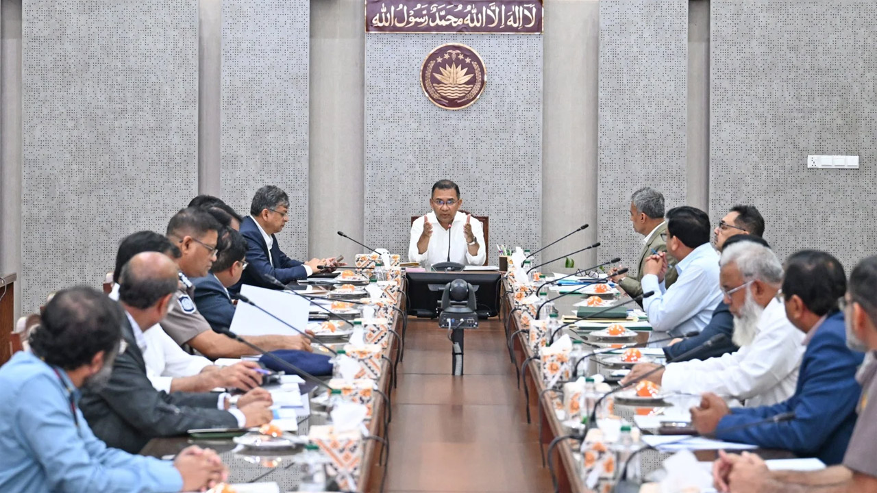 প্রধানমন্ত্রী তারেক রহমানের সভাপতিত্বে যানজট নিরসন বিষয়ে বৈঠক