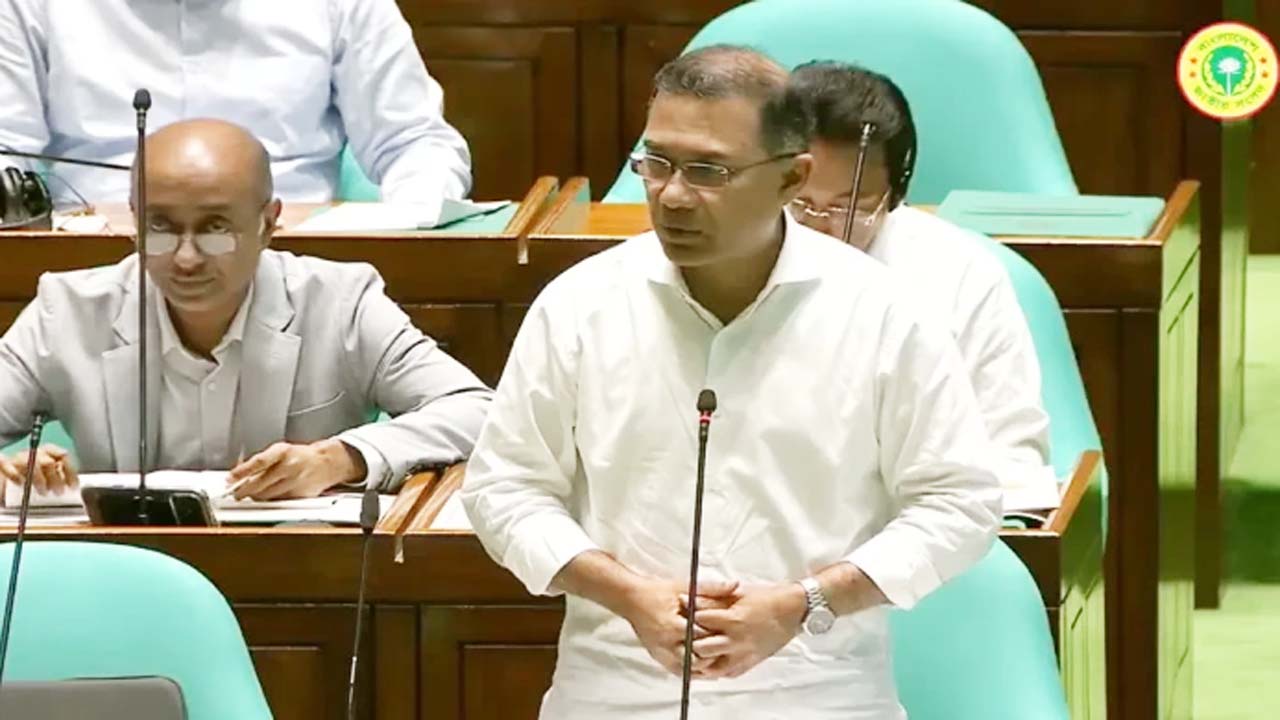 সংসদে বক্তব্য রাখছেন প্রধানমন্ত্রী তারেক রহমান