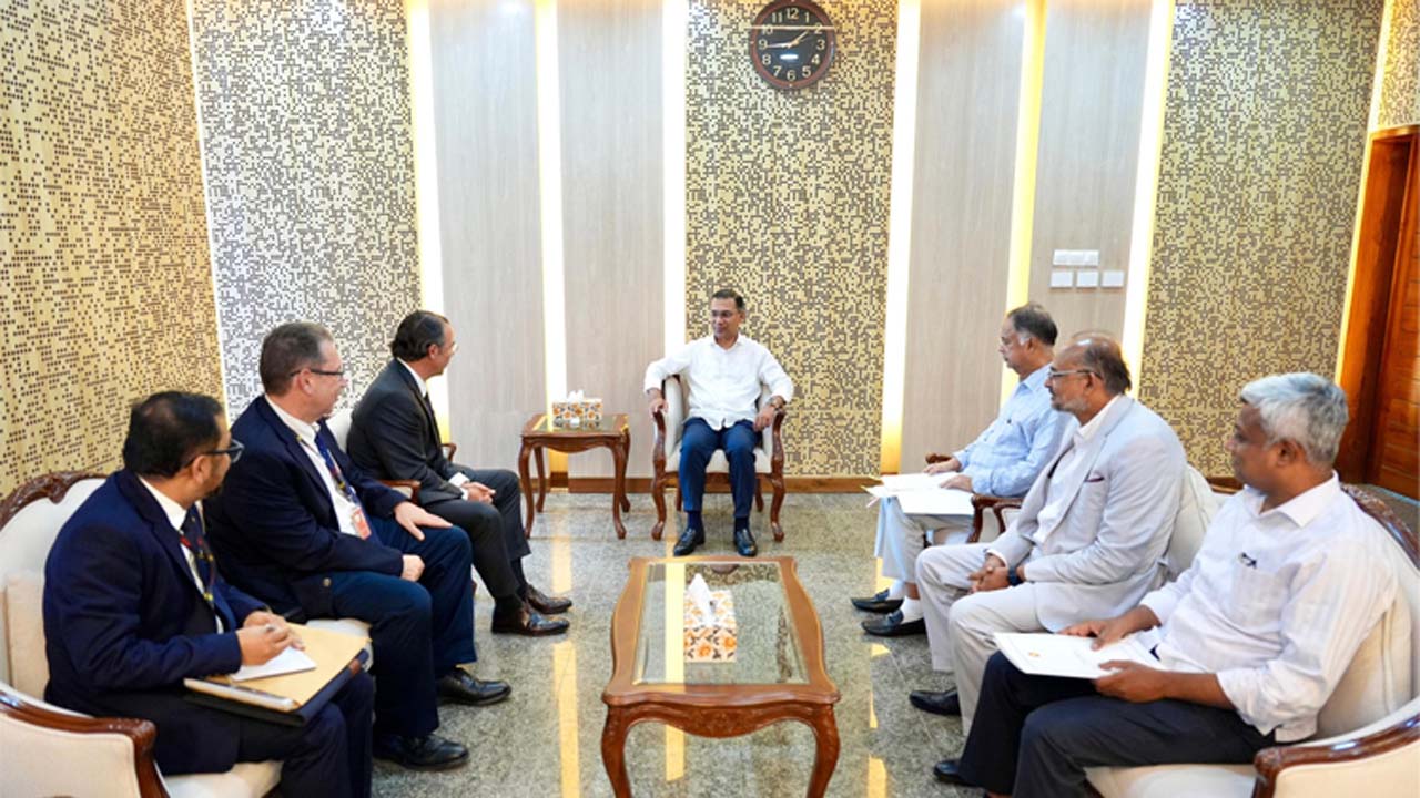 প্রধানমন্ত্রী তারেক রহমানের সাথে সৌজন্য সাক্ষাৎ করেন শেভরন করপোরেশনের প্রতিনিধিদল