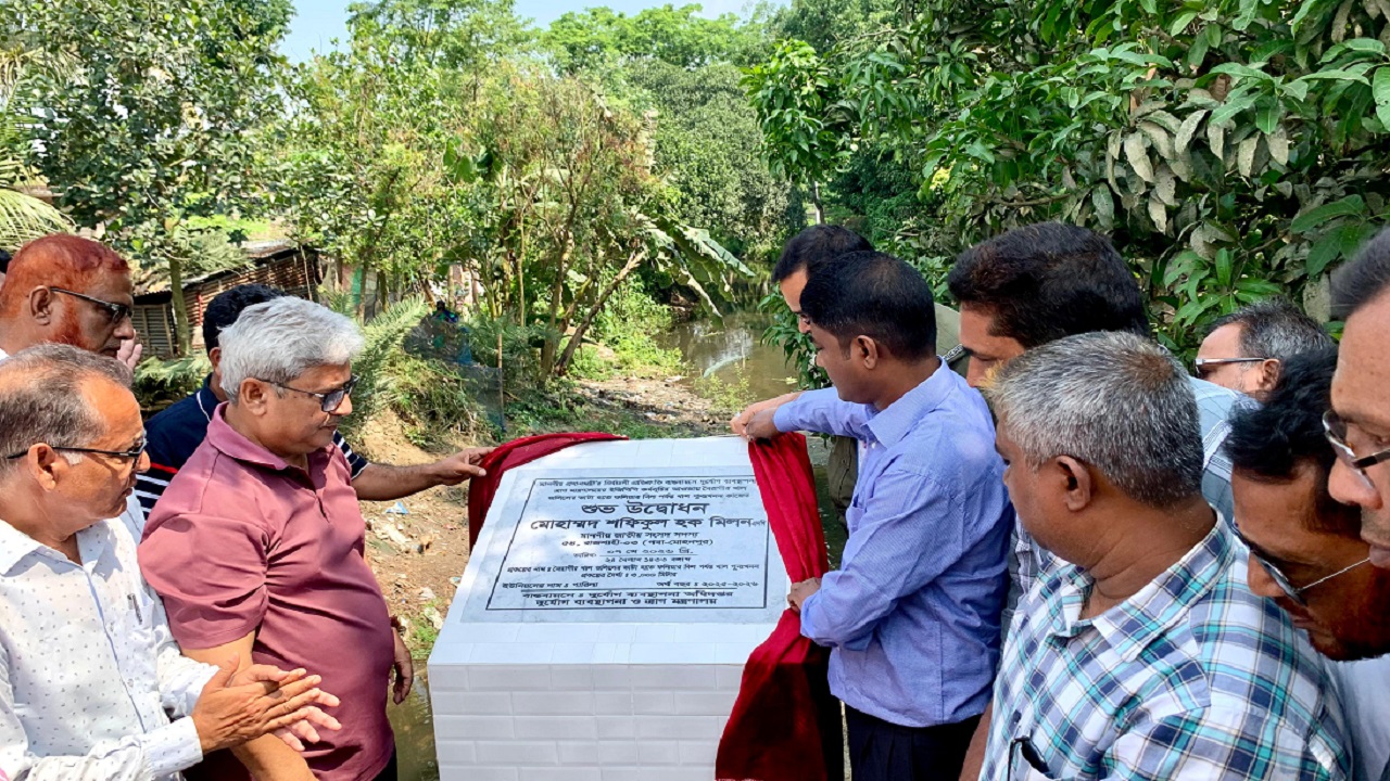পবায় বৈরাগীর খাল পুনঃখনন কাজ শুরু, উপকৃত হবে ২০ হাজার পরিবার