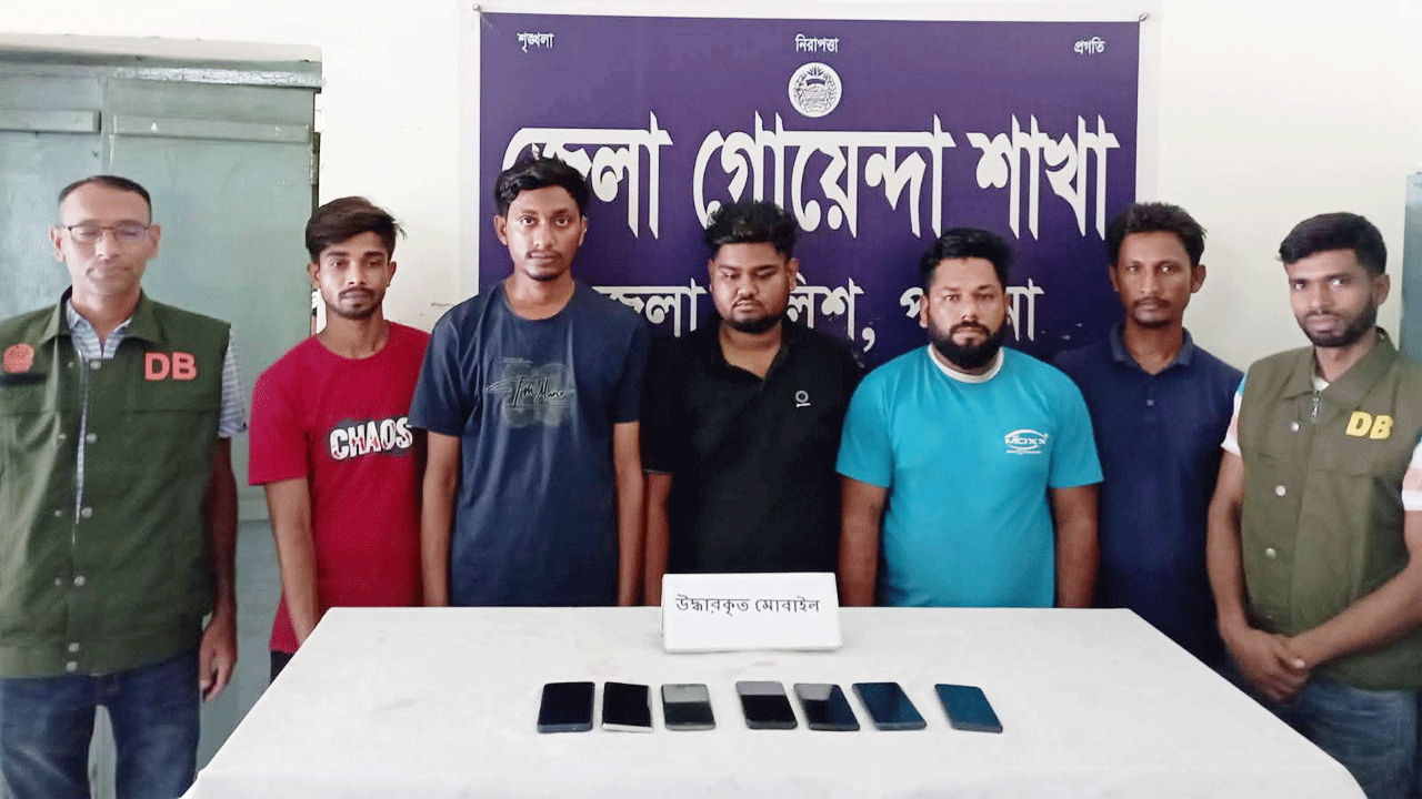 আটক অনলাইন জুয়া চক্রের ৫ সদস্য
