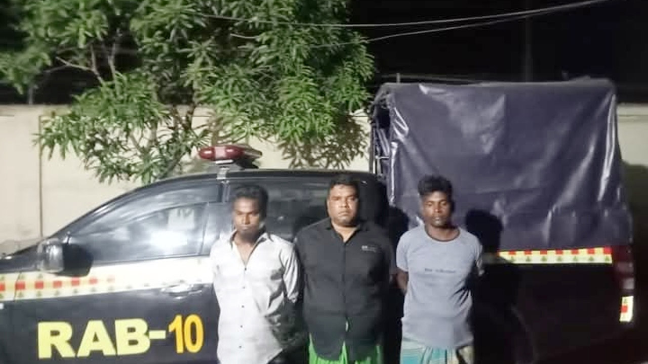 গ্রেফতার মো: রুবেল হোসেন, জাহিদুল ইসলাম জালাল মোল্লা, পান্নু শেখ ও রাকিব শেখ