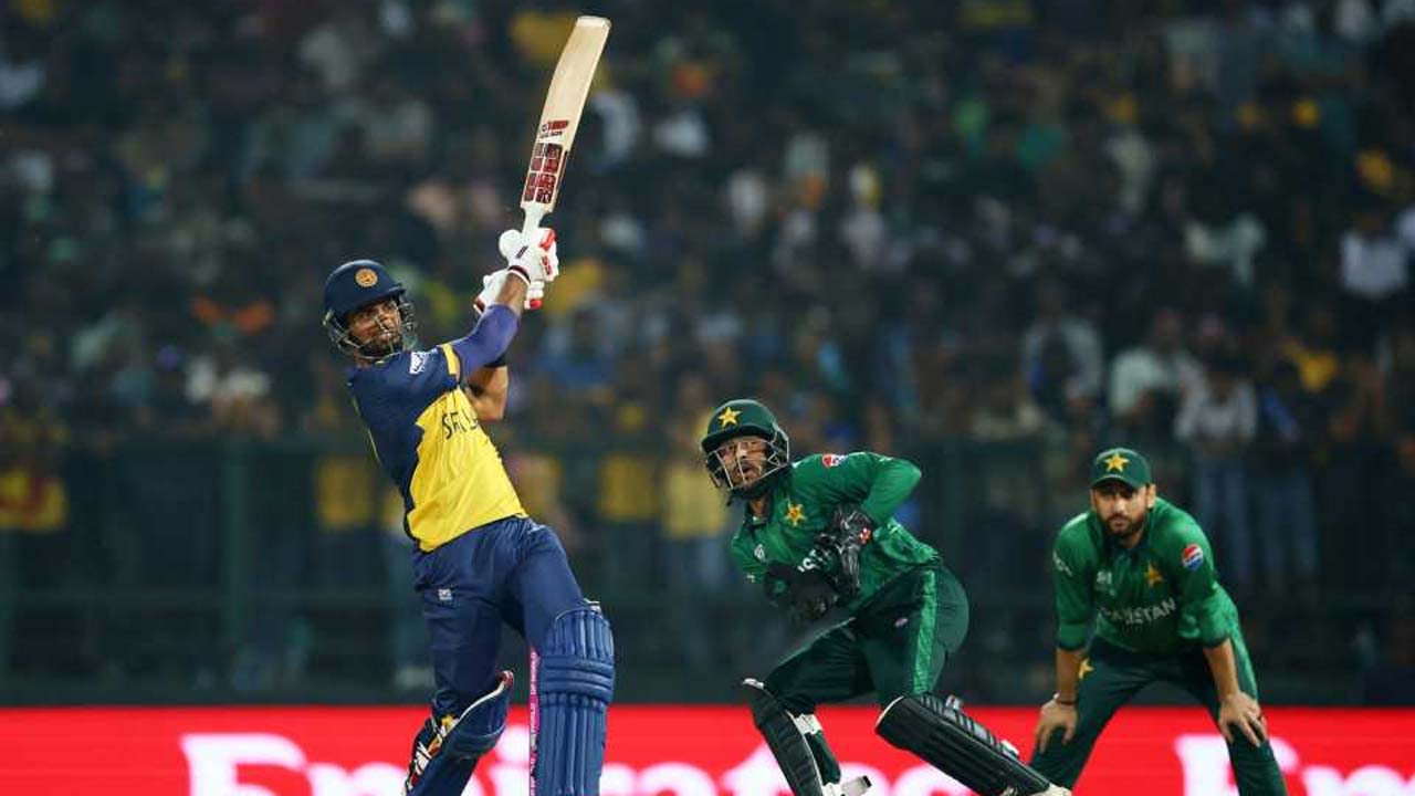 রেকর্ড রান নিয়েও স্বপ্নভঙ্গ পাকিস্তানের
