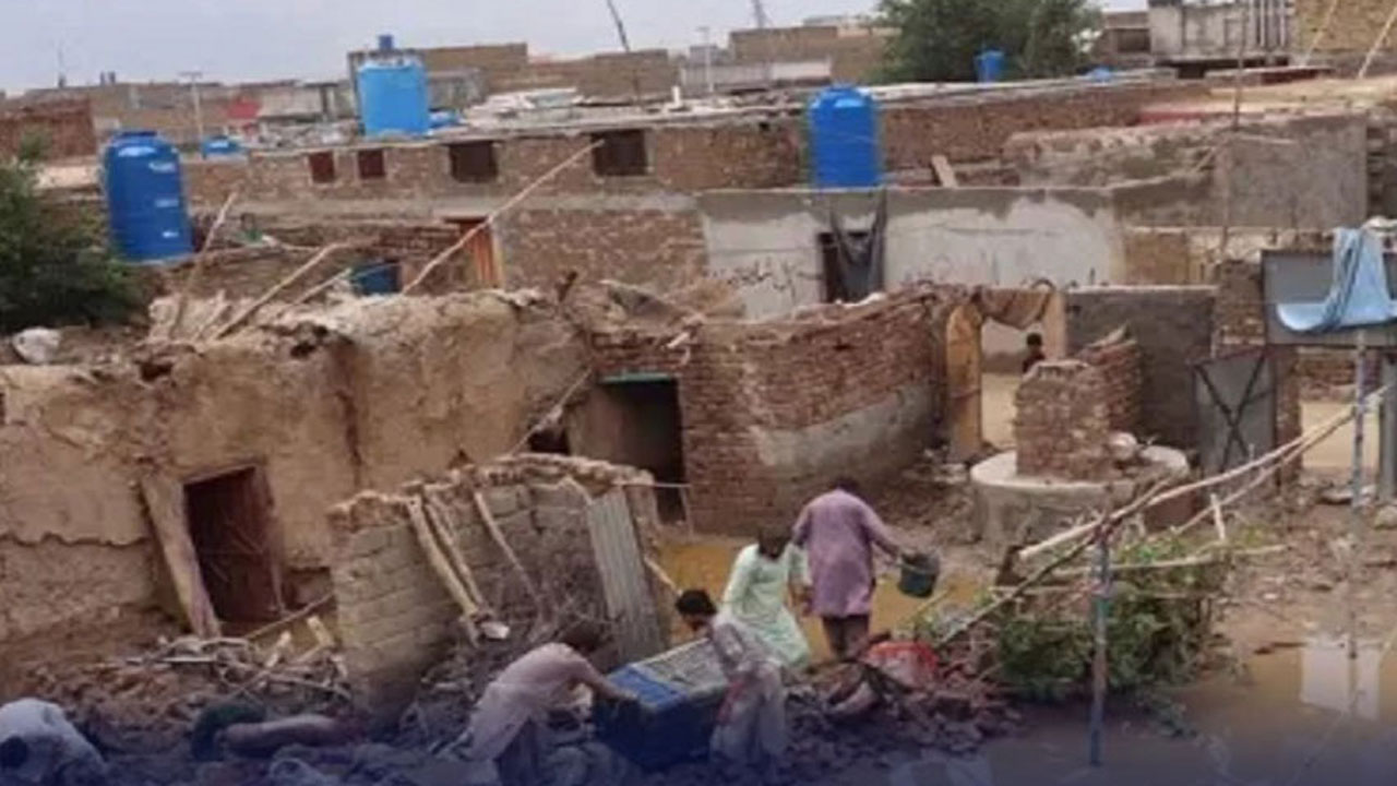 পাকিস্তানে ভারী বৃষ্টিতে ব্যাপক ক্ষয়ক্ষতি
