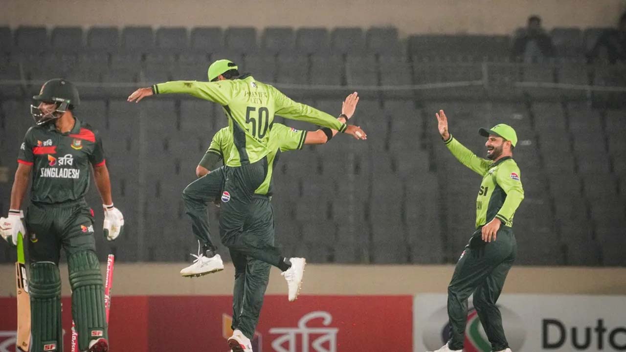 সমতায় ফিরে পাকিস্তানের জয়োল্লাস