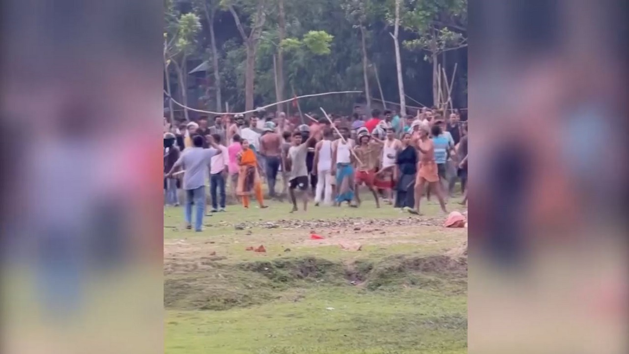 পাকুন্দিয়ায় পুলিশের ওপর হামলার ঘটনায় মামলা, আসামি ১ হাজারের অধিক