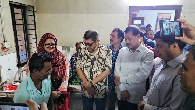 স্বাস্থ্যমন্ত্রী বকুলের স্বাস্থ্য কমপ্লেক্স পরিদর্শন