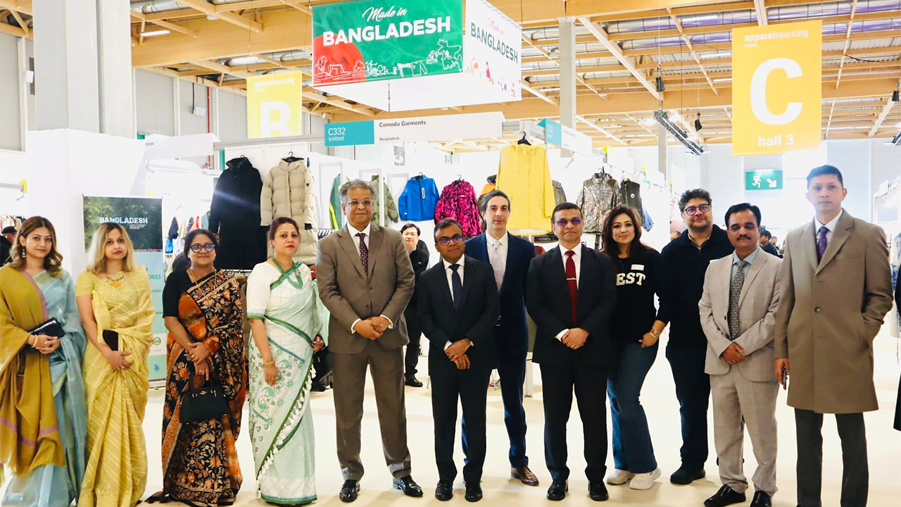 বাংলাদেশ প্যাভেলিয়নের উদ্বোধনকালে অতিথিরা