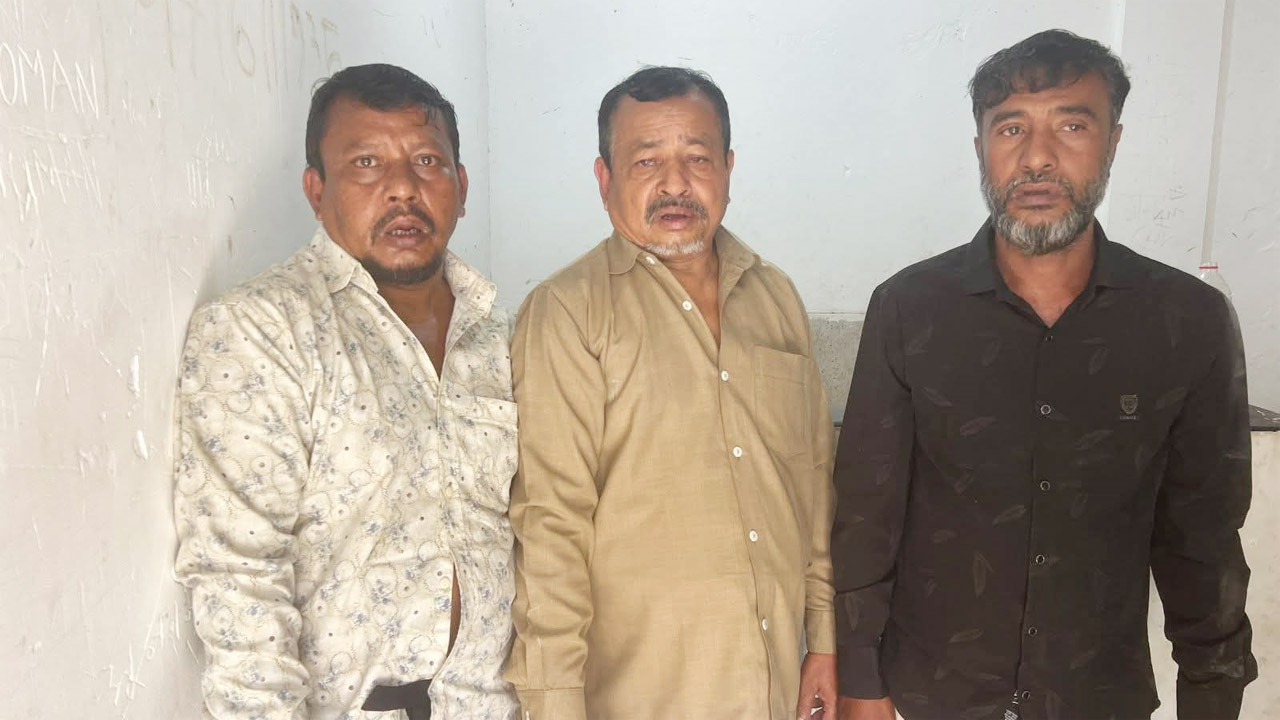 গ্রেফতার তিন সন্দেহভাজন