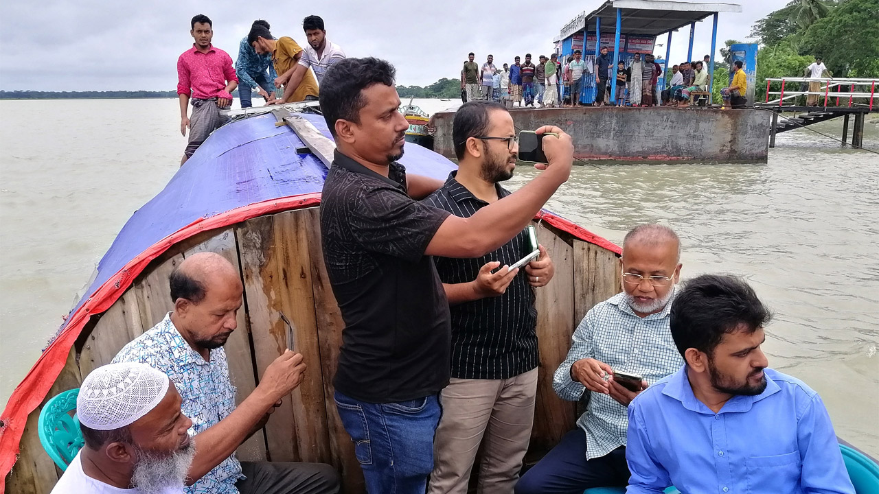 বাউফলে নদী ভাঙন কবলিত এলাকা পরিদর্শনে পাউবোর প্রতিনিধি দল