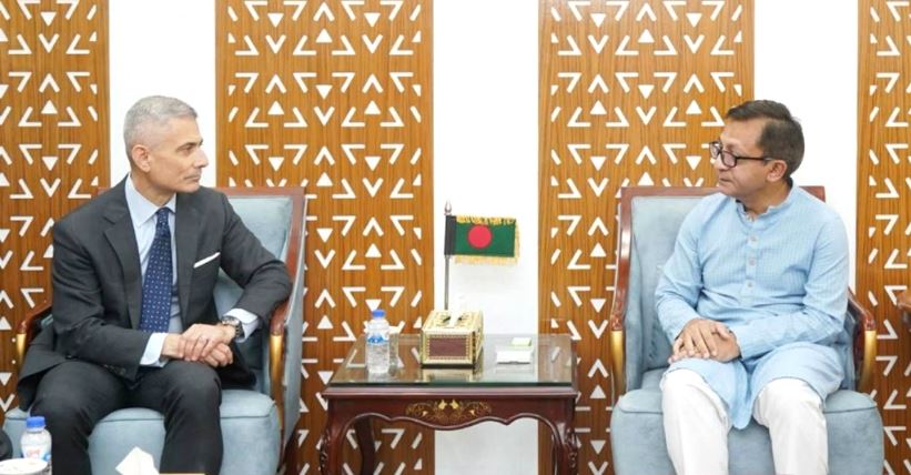 বাণিজ্যমন্ত্রী খন্দকার আব্দুল মুক্তাদিরের সাথে বৈঠক করেন মার্কিন সহকারী পররাষ্ট্রমন্ত্রী পল কাপুর